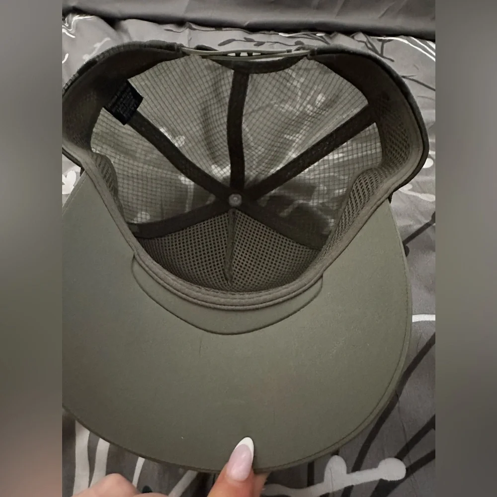 Arc'teryx Green sleek snap back ball cap - Picture 3 of 5